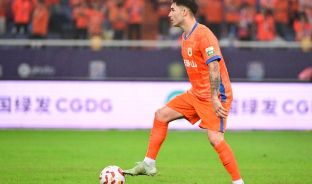 加盟仅半年！阿斯：泰山后卫洛佩斯与球队解约，将加盟阿尔瓦塞特