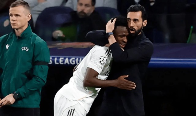 lol直播-马卡：阿韦洛亚优先团结更衣室，战术与体能调整将逐步推进