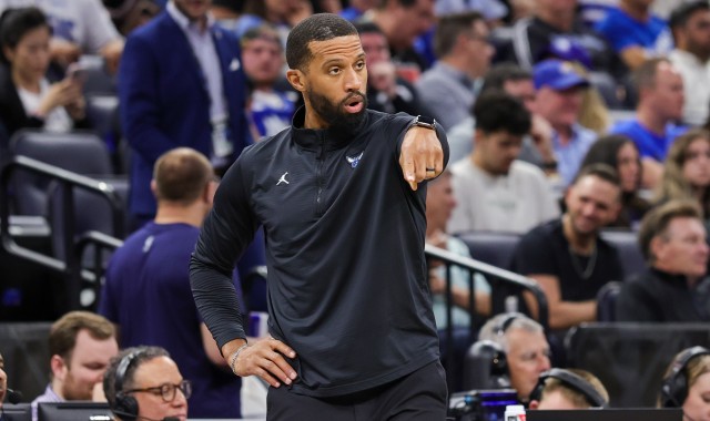 dnf直播-黄蜂主帅：流畅传球让进攻渐入佳境 喜欢球队攻防两端的传切配合