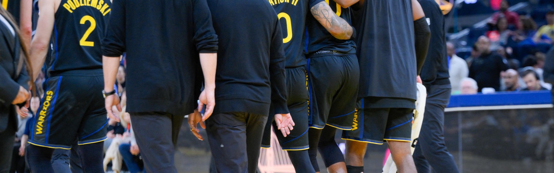 英雄联盟直播-巴特勒受伤后2连败！5投全中后因伤退赛，4分6犯规，库里太难了