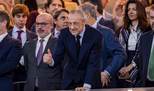 cf直播-TA：老佛爷做事雷厉风行，皇马员工刷手机新闻才得知阿隆索下课