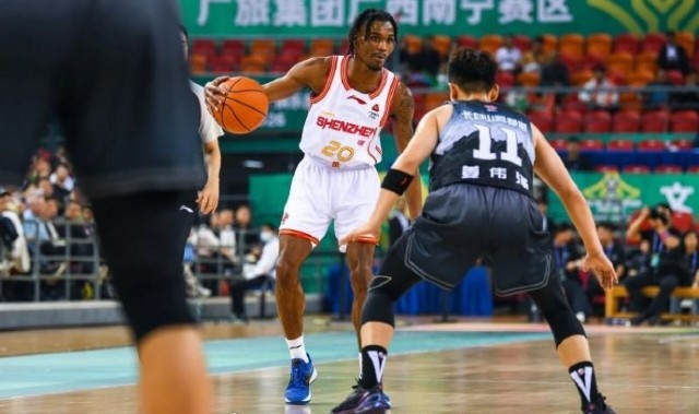 深圳男篮主教练：四天四战的密集赛程对球员体能是不小的考验